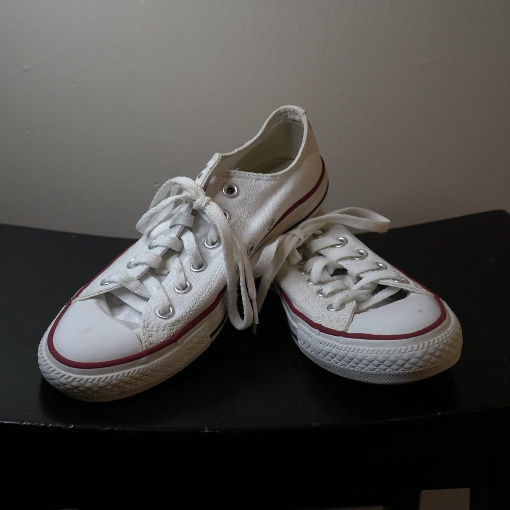 CONVERSE White All Star Classic Low Top Size 6